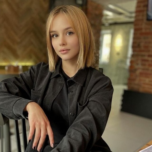 Новенькая участница Юлия Хребтович