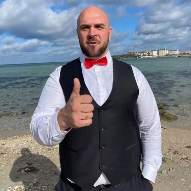 Глеб Жемчугов: Олечка, помоги старому другу