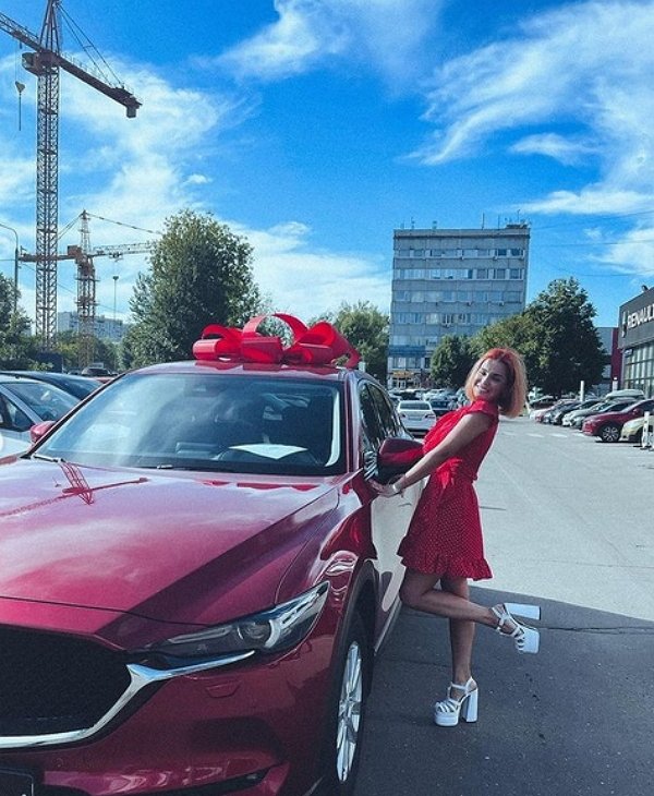 Юлия Салибекова купила машину