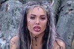 Юлия Белая оправдалась за прогулку голышом