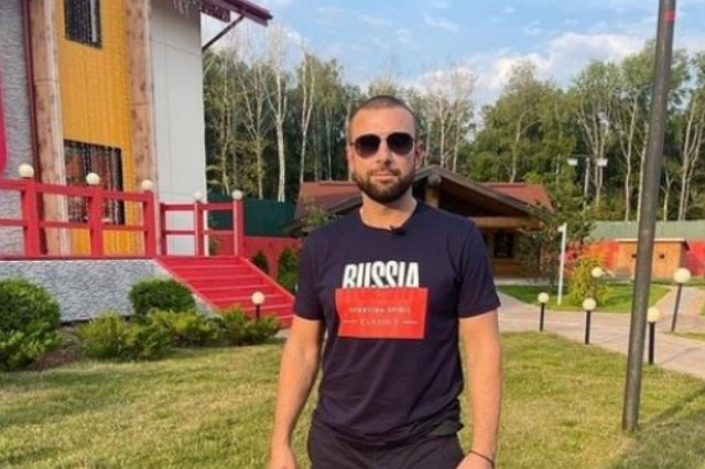 Адеев с Барзиковым настроены разрушить пару Антона Санникова