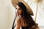 Ульяна Кутузова: Занималась ногтями и ресницами
