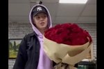 За Анастасией Стецевят ухаживает девушка