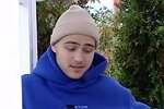 Антон Санников подался в гадалки