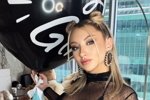 Овсянникова улетела за границу, где будет ждать встречи с любимым