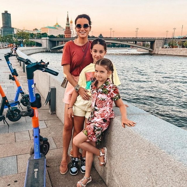 Доктора не могут найти причину головной боли Ксении Бородиной