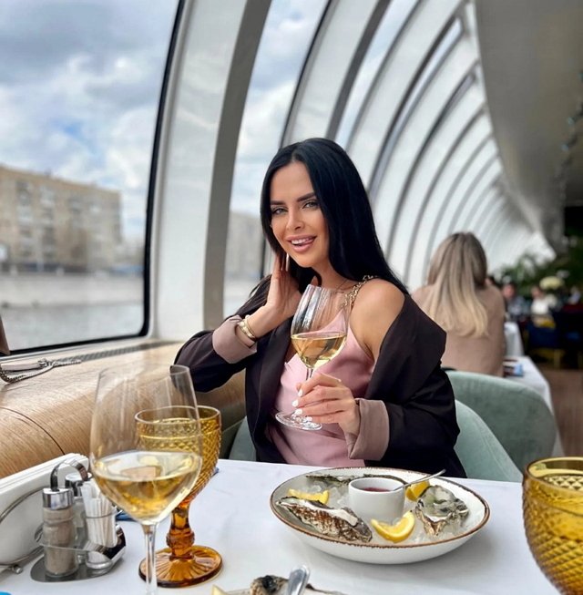 Виктория Романец планирует стать гражданкой Франции?