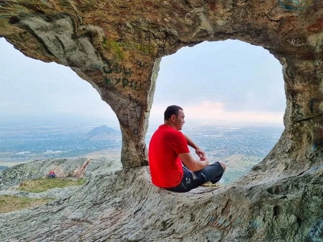 Александр Гобозов променял проект на встречу с родными