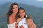 Отцы дочерей Бородиной не утруждают себя общением с ними