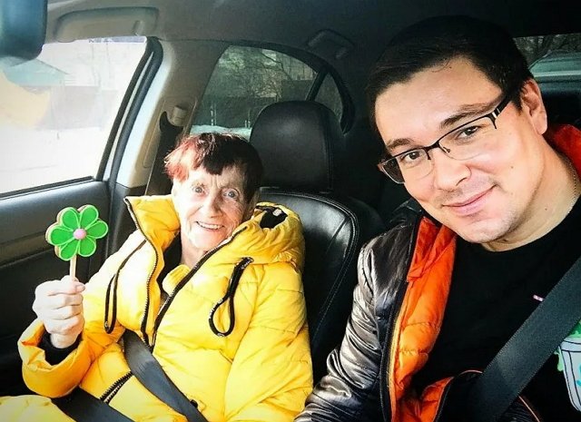 Виктория Чуева: Там огород с теплицами, сад, бассейн Виктория Чуева: Там огород с теплицами, сад, бассейн