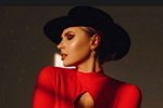 Элла Суханова смогла уломать мужа на семейную фотосессию