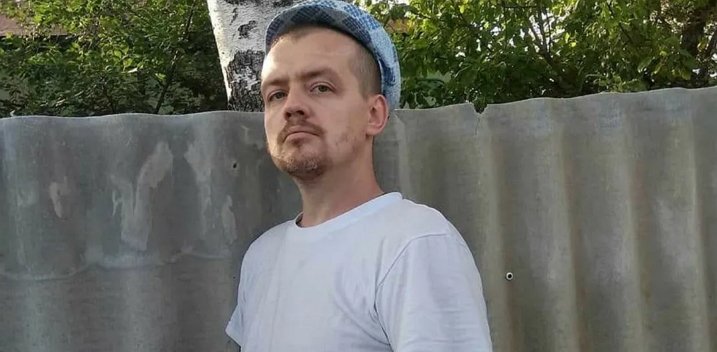 Май Абрикосов: Такой скромницей была, а теперь ходит полуголая по сцене