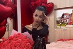 Кристина Бухынбалтэ: Но вот от кого розовый букет?