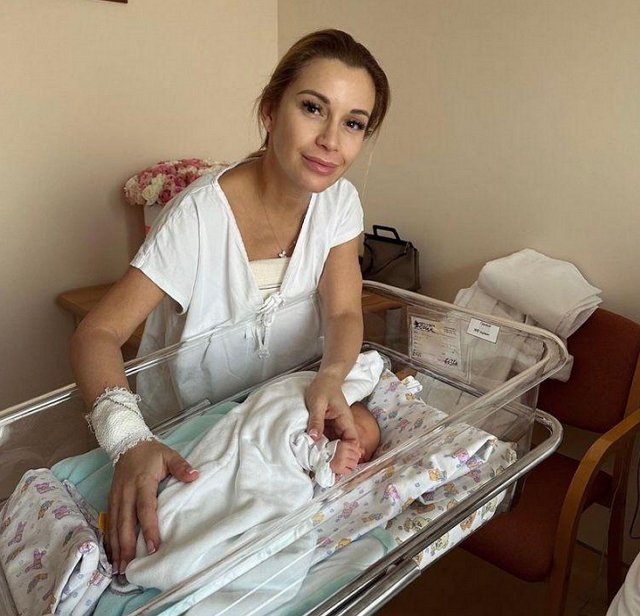 Ольга Орлова: Рёбра сходятся обратно с дикой болью