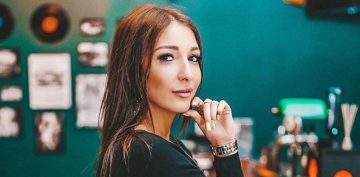 Яна Захарова выходит замуж