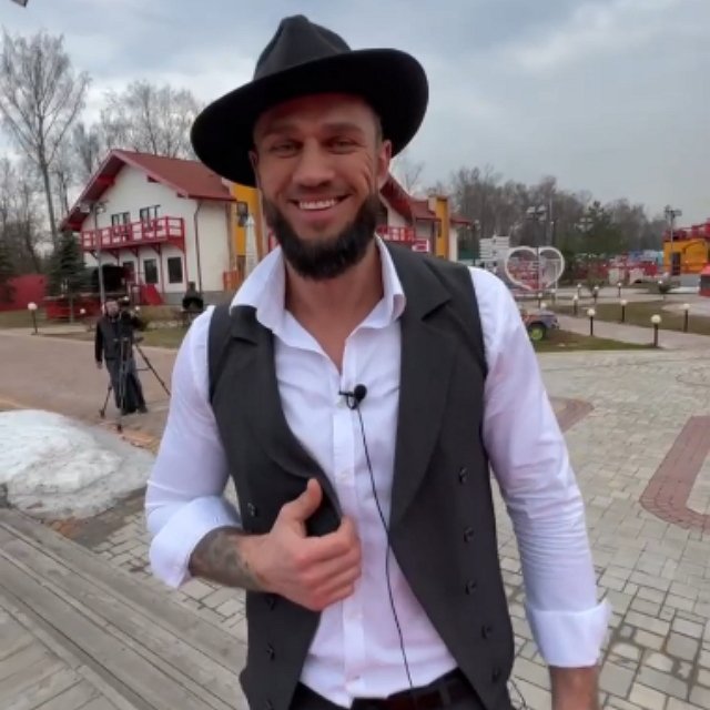 Полыгалова показала своего «помощника»