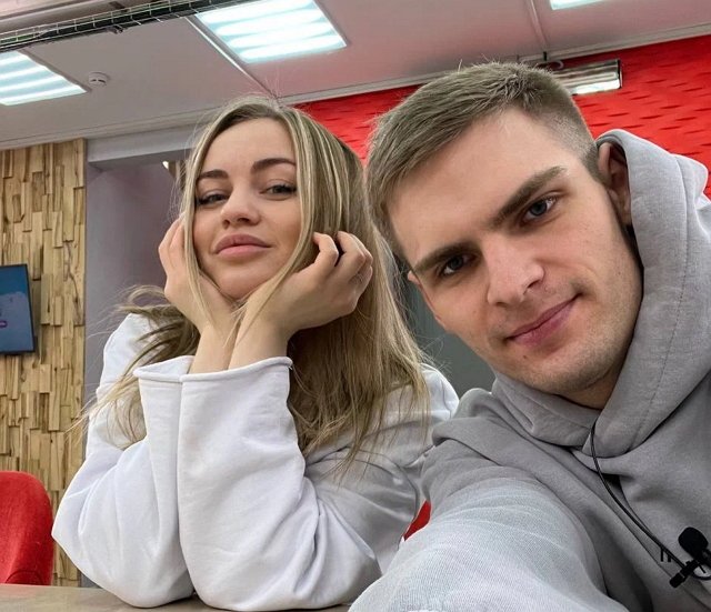 Элина Рахимова всё ещё не забыла бывшего супруга
