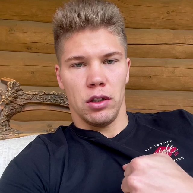 Илья Баженов предал беременную Полыгалову
