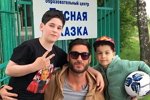 Фанаты Салибекова обеспокоены психическим здоровьем его старшего сына