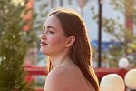 Вика Лысковец берёт уроки кулинарного мастерства у Алексея Адеева