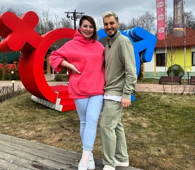Александра Черно не может взлететь из-за финансовых проблем супруга