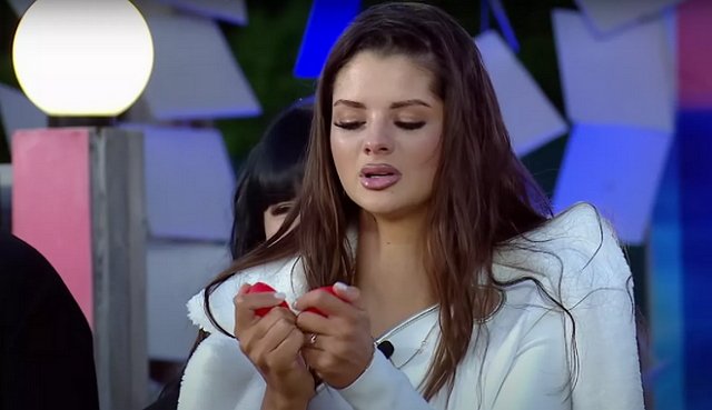 Анна Самонина всю ночь развлекалась с Артёмом Грантом