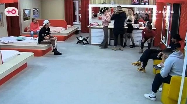 Зрителей Дома-2 развеселила потасовка Набиуллиной и Субботиной