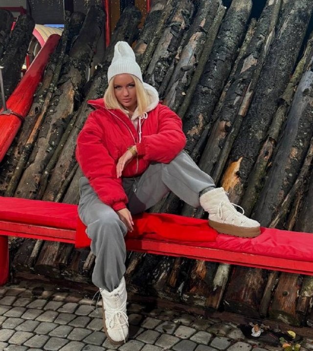 Рахимова унизила своего бывшего парня и его девушку Рахимова унизила своего бывшего парня и его девушку