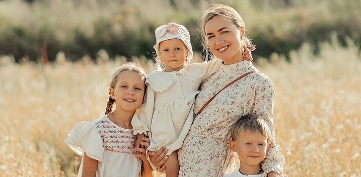 Мария Круглыхина зарабатывает на умениях старшей дочери