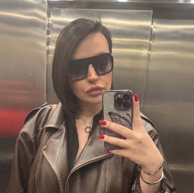 Александра Черно сомневается в своей адекватности Александра Черно сомневается в своей адекватности