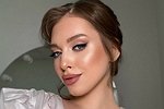 Субботина возвращается на поляну без загулявшего жениха