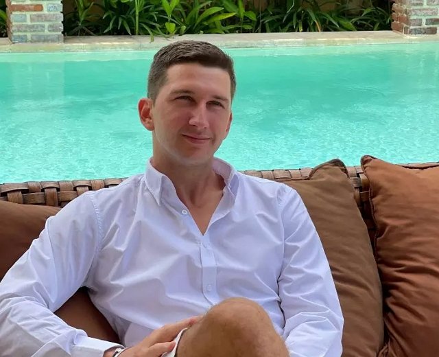 Что скрывает от Дмитрий Луковкина Настя Филиппова? Что скрывает от Дмитрий Луковкина Настя Филиппова?