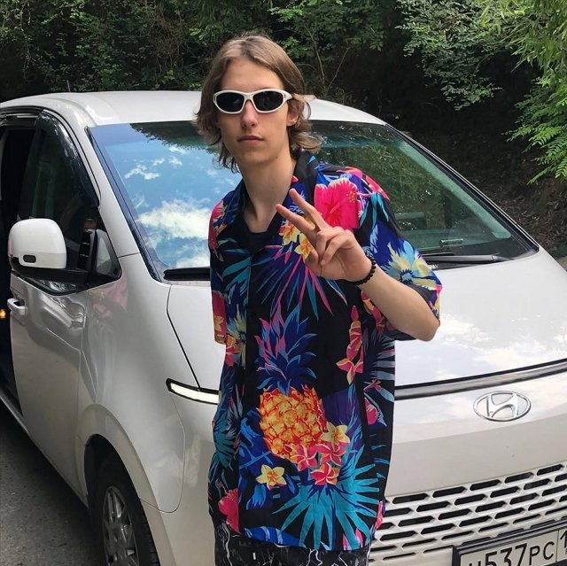 Елена Тепловодская принимает ухаживания Ивана Китаева Елена Тепловодская принимает ухаживания Ивана Китаева