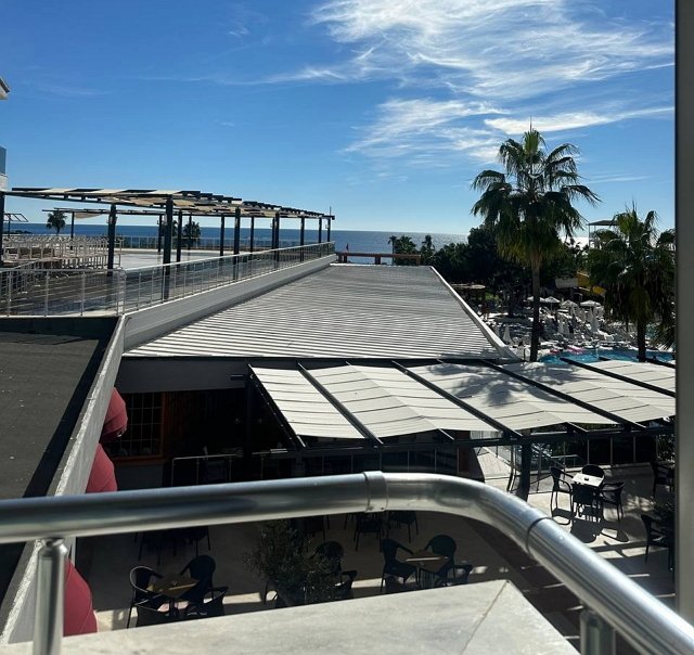 Яна Тырлышкина улетела в отпуск за границу Яна Тырлышкина улетела в отпуск за границу