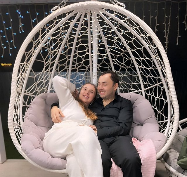 Светлана и Александр Гобозовы претендуют на титул «Семья года» Светлана и Александр Гобозовы претендуют на титул «Семья года»