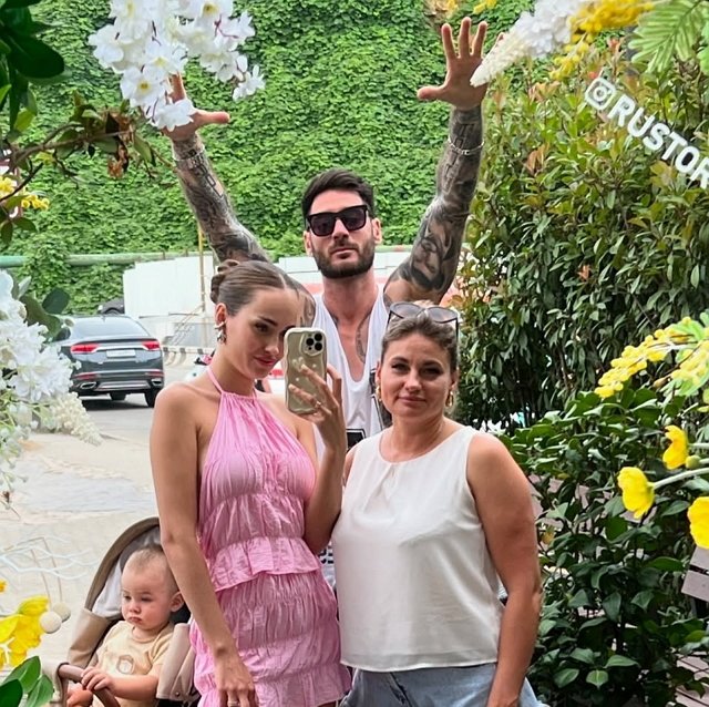 Виктория Салибекова просит свою мать вспомнить о сыне и внуке