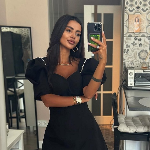 Арсений Колеганов влюблён в Кристину Бухынбалтэ Арсений Колеганов влюблён в Кристину Бухынбалтэ