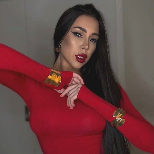 Родные поздравили Алёну Савкину с днём рождения