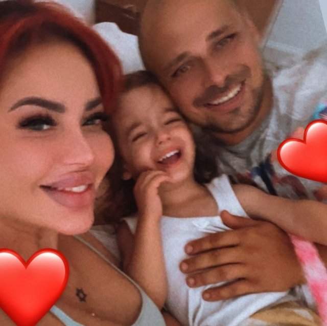 Виктория Салибекова ревнует супруга к Юлии Белой