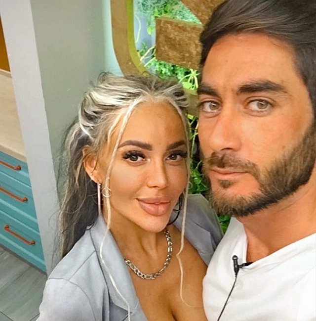 Виктория Салибекова ревнует супруга к Юлии Белой