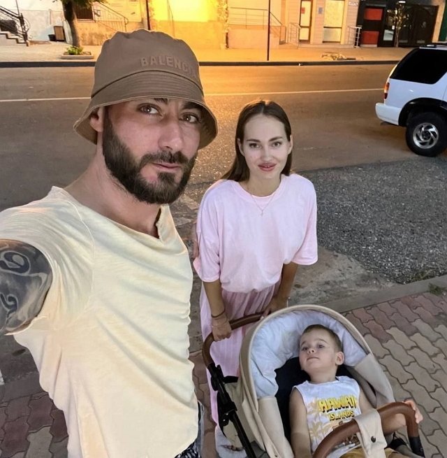 Виктория Салибекова ревнует супруга к Юлии Белой