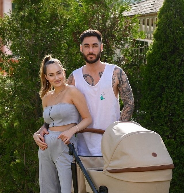 Виктория Салибекова ревнует супруга к Юлии Белой