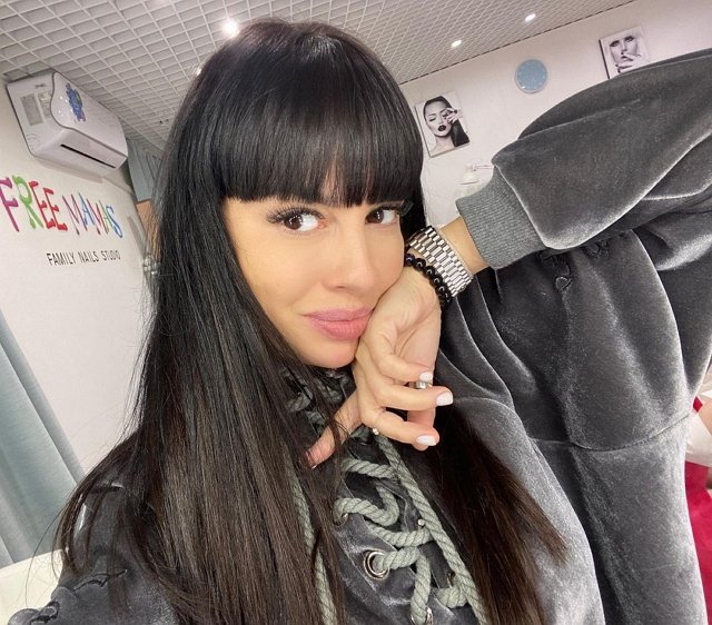 У Нелли Ермолаевой появилась своя семейная библиотека