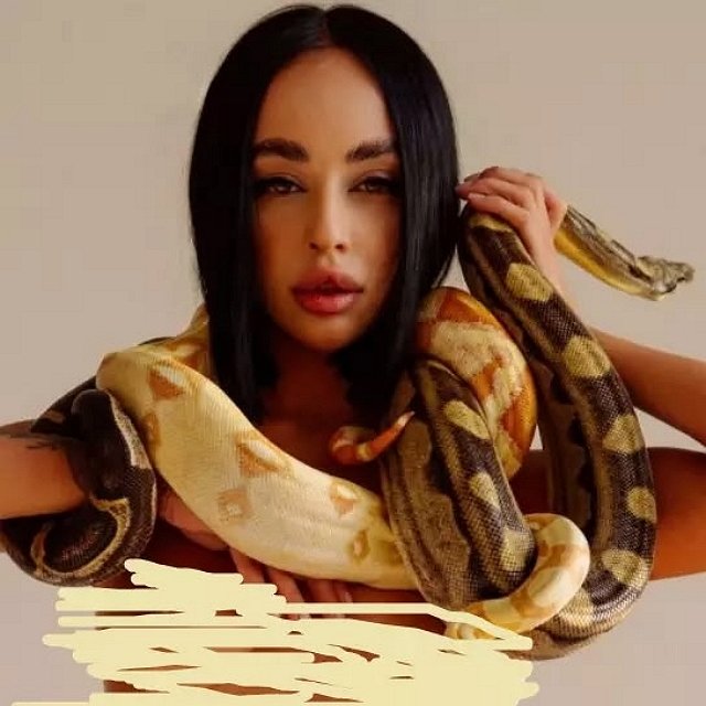 Пикантные фото новенькой Дарьи удивили фанатов Дома-2