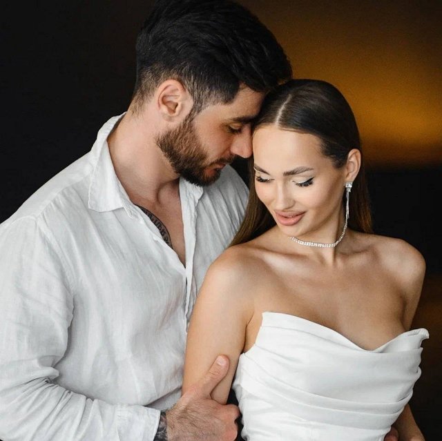 Салибеков запрещает жене и сыну ночевать в своей квартире