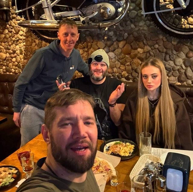 Ксения Карпова понравилась маме и брату Альберта Гракович