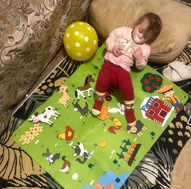 Анна Евстропова радуется подаркам от поклонниц для дочки Анна Евстропова радуется подаркам от поклонниц для дочки