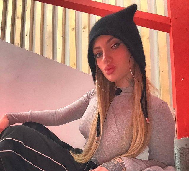 Ксения Карпова и Женя Сидоров сделали больно Альберту Гракович Ксения Карпова и Женя Сидоров сделали больно Альберту Гракович