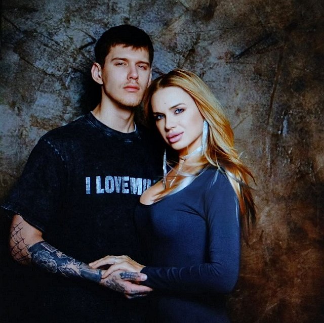 Элине Рахимовой написала брошенная невеста Степана Карпова