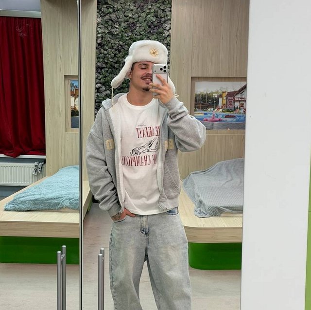 Никите Гуранда вручили повестку из военкомата Никите Гуранда вручили повестку из военкомата